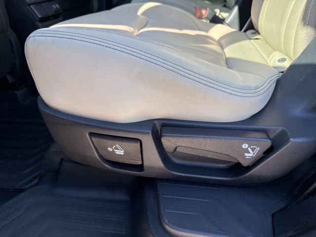 Used 2019 Subaru Ascent Limited image 16