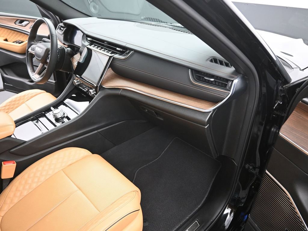 Used 2024 Jeep Grand Cherokee L Summit image 19