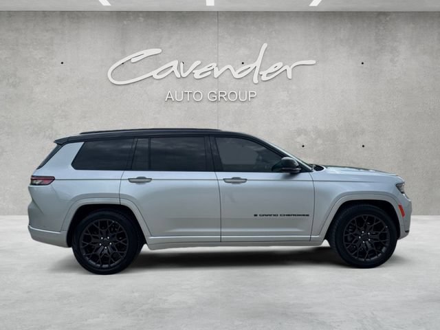 Used 2025 Jeep Grand Cherokee L Summit w/ Obsidian Package AWD/4WD image 17
