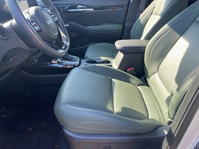 Used 2024 Kia Seltos SX w/ SX Sunroof Package image 29