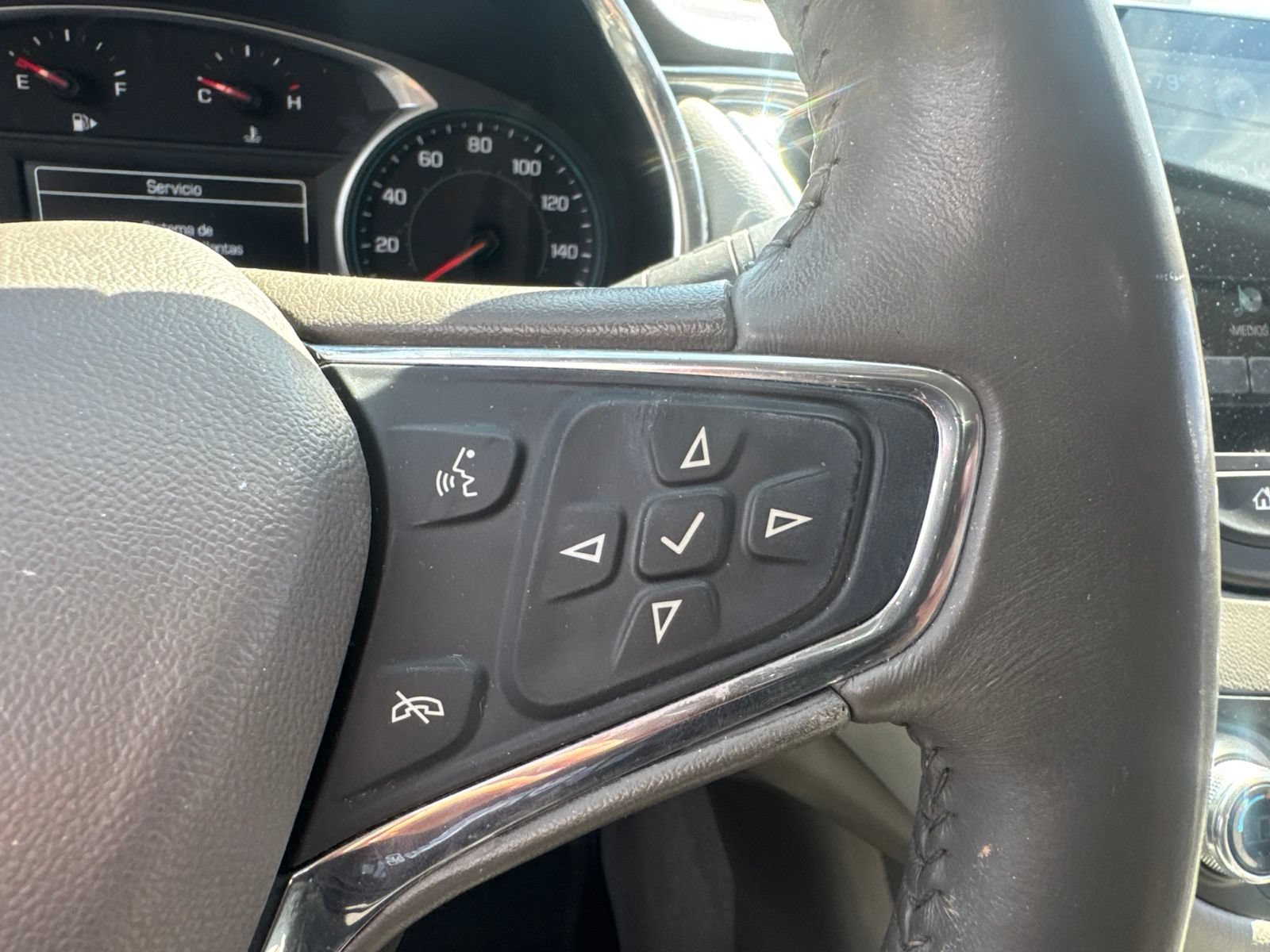 Used 2016 Chevrolet Malibu Hybrid w/ Leather Package FWD image 17