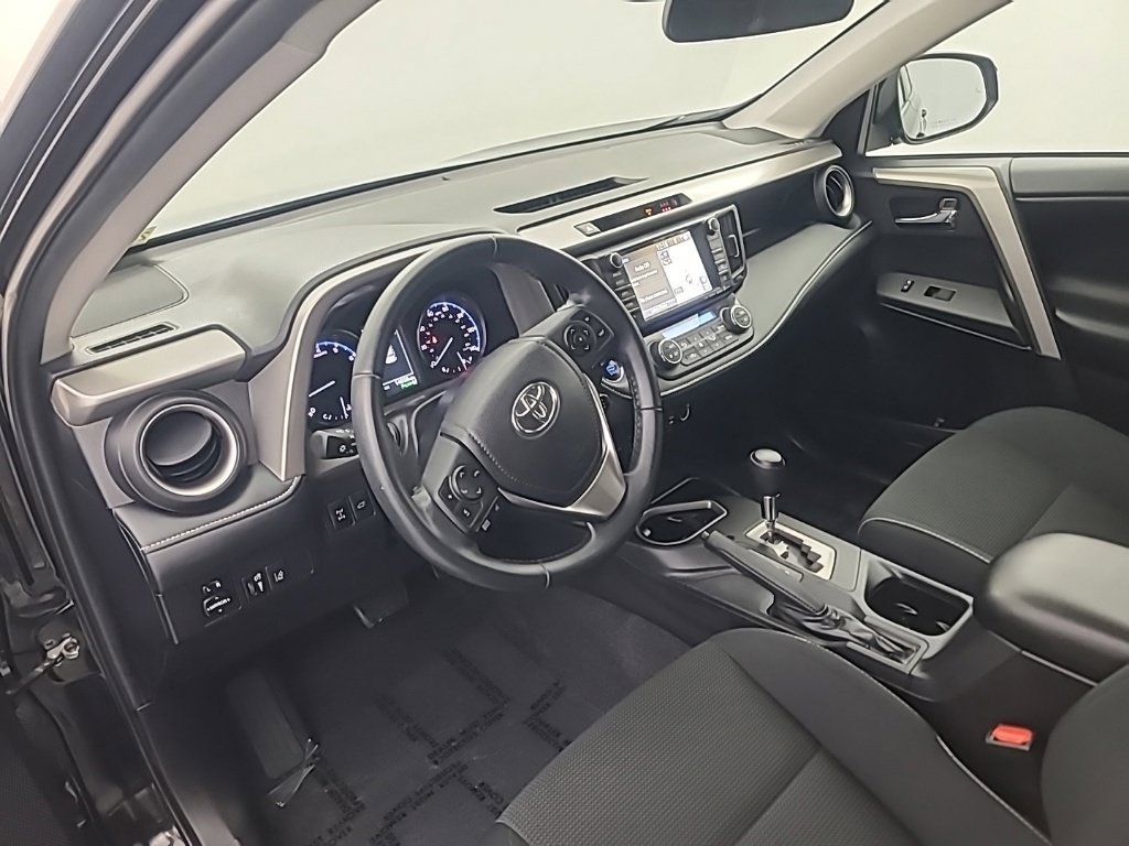 Used 2018 Toyota RAV4 XLE AWD/4WD image 24