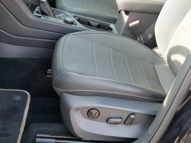 Used 2023 Volkswagen Taos SE image 14