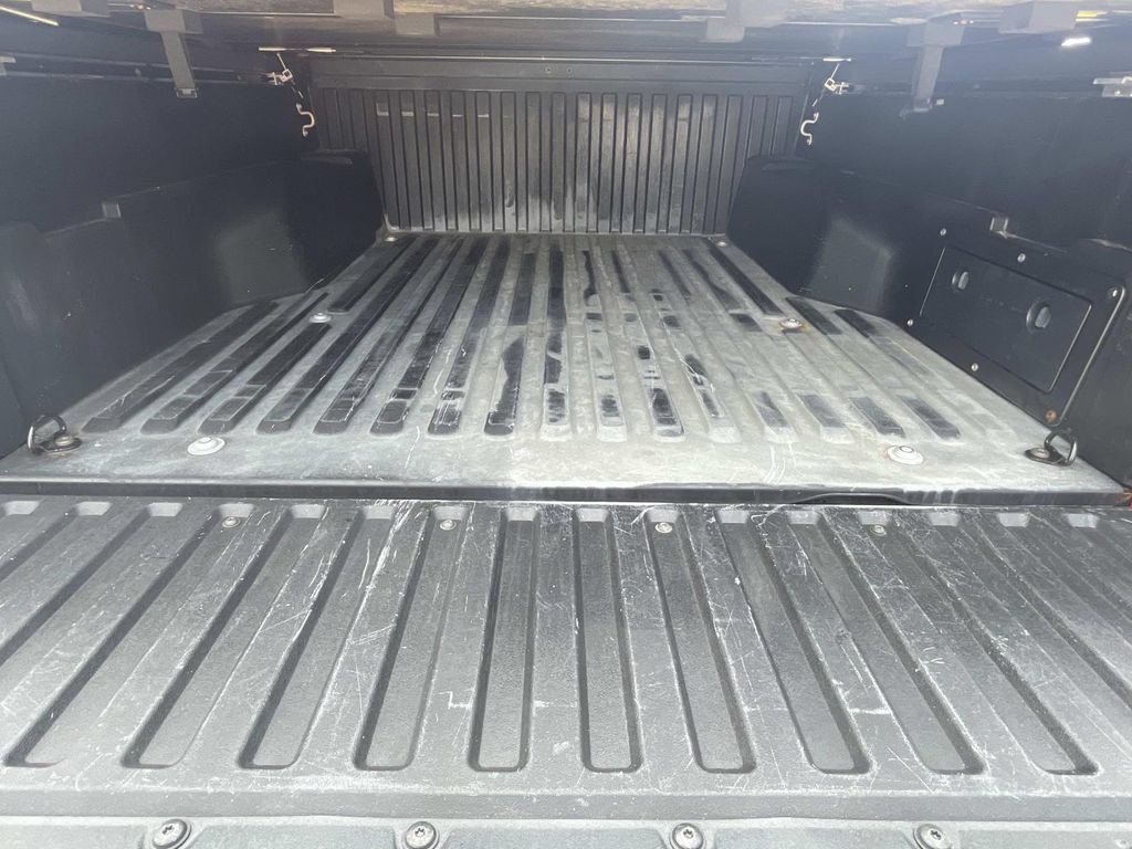Used 2022 Toyota Tacoma SR5 w/ Technology Package RWD image 7