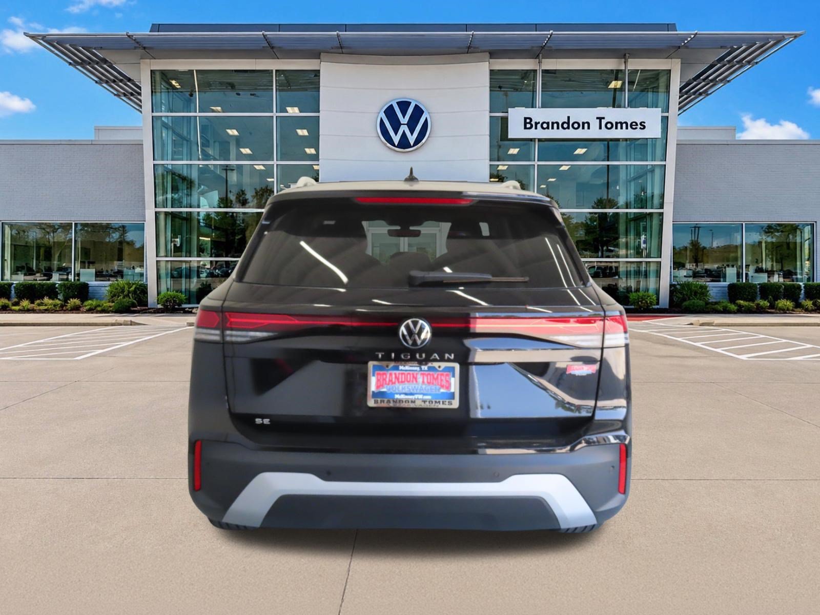 New 2026 Volkswagen Tiguan SE FWD image 4