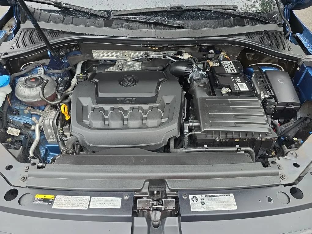 Used 2018 Volkswagen Tiguan SEL AWD/4WD image 56