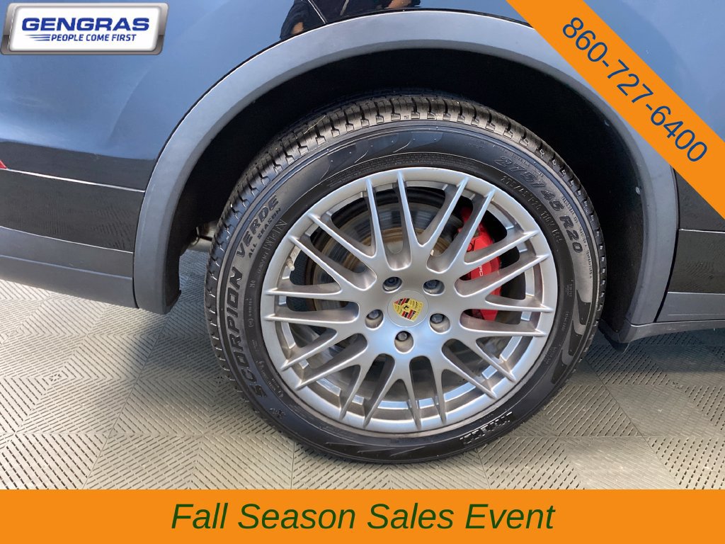 Used 2015 Porsche Cayenne Turbo AWD/4WD image 35