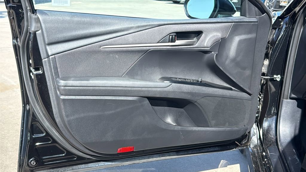 Used 2025 Toyota Camry LE image 12