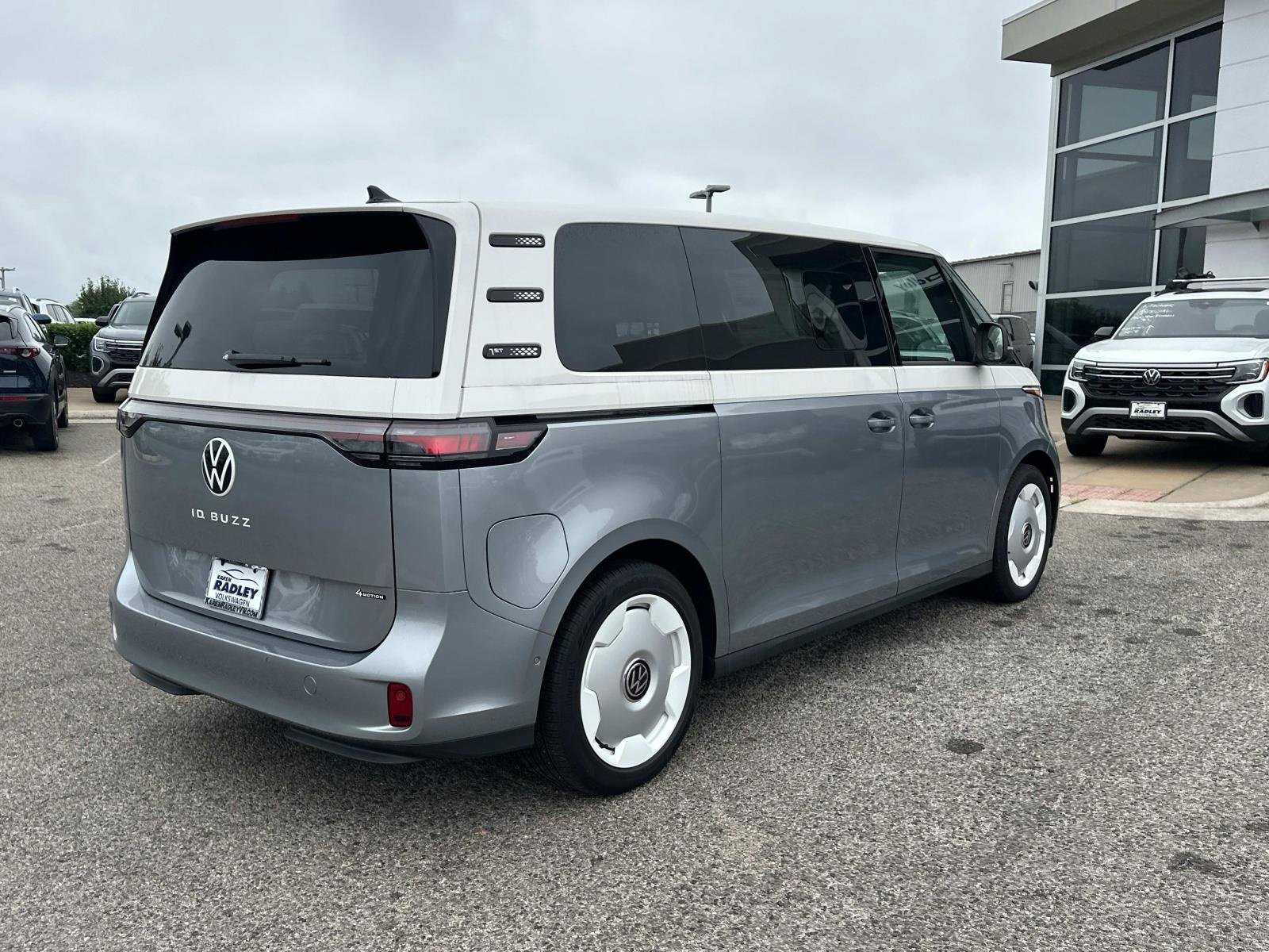 New 2025 Volkswagen ID. Buzz 1st Edition image 14