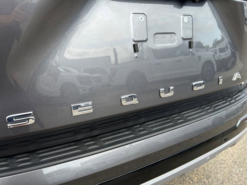 Used 2025 Toyota Sequoia Capstone image 32