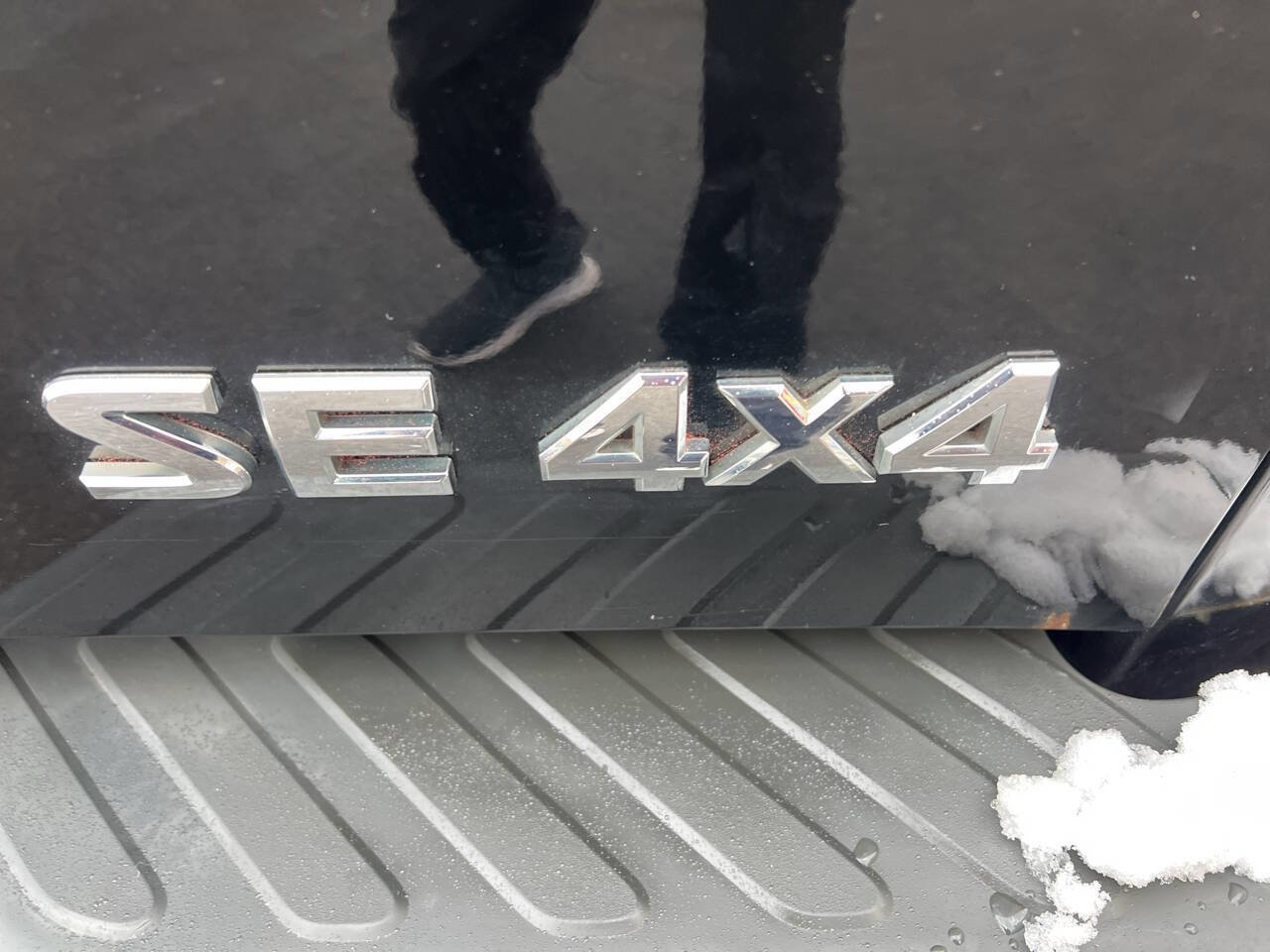 Used 2010 Nissan Frontier SE image 7