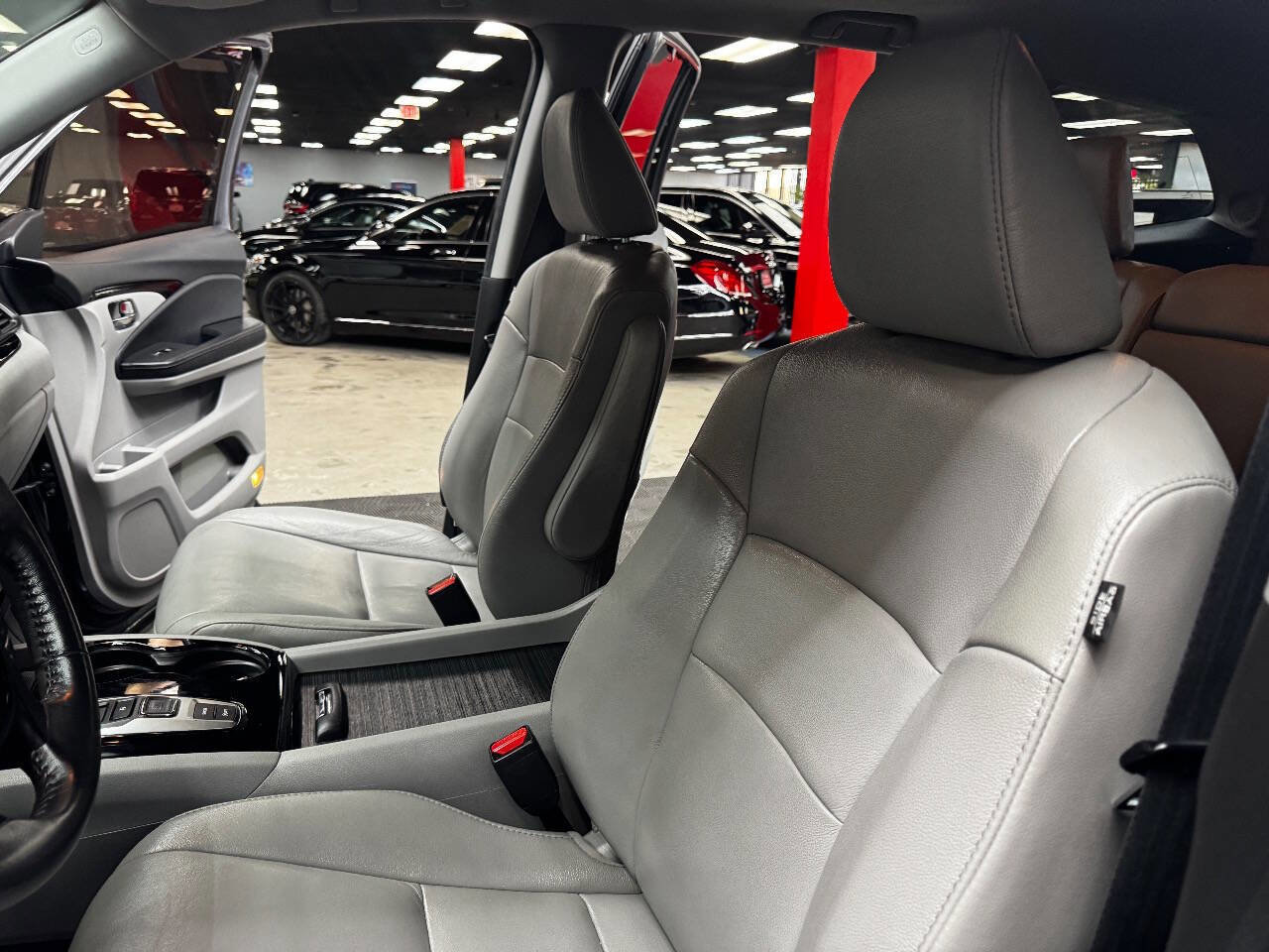 Used 2017 Honda Pilot Touring image 33