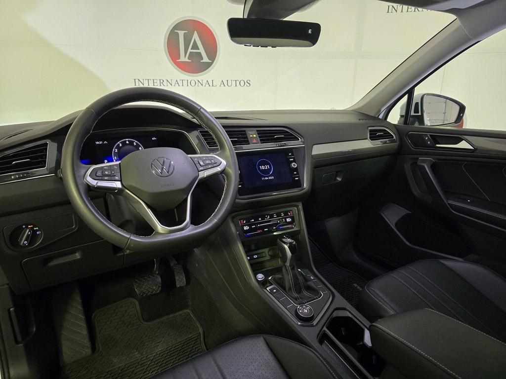 Used 2022 Volkswagen Tiguan SE image 12