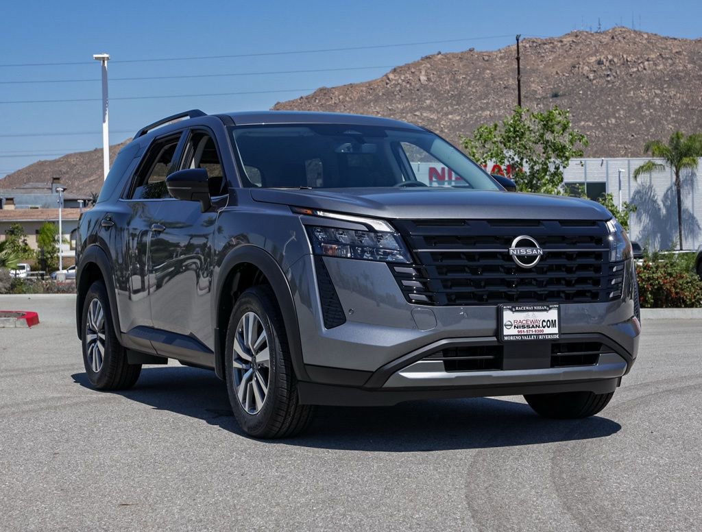 New 2026 Nissan Pathfinder SL FWD image 2