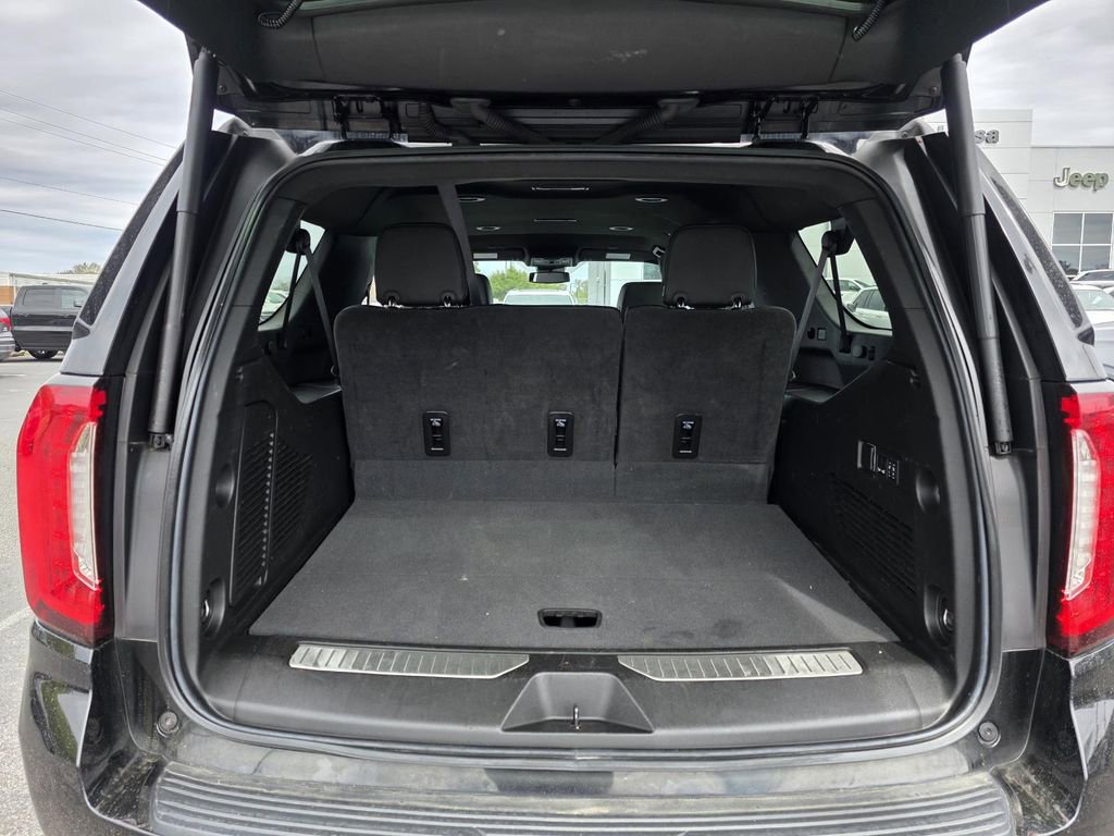 Used 2024 GMC Yukon XL Denali image 10