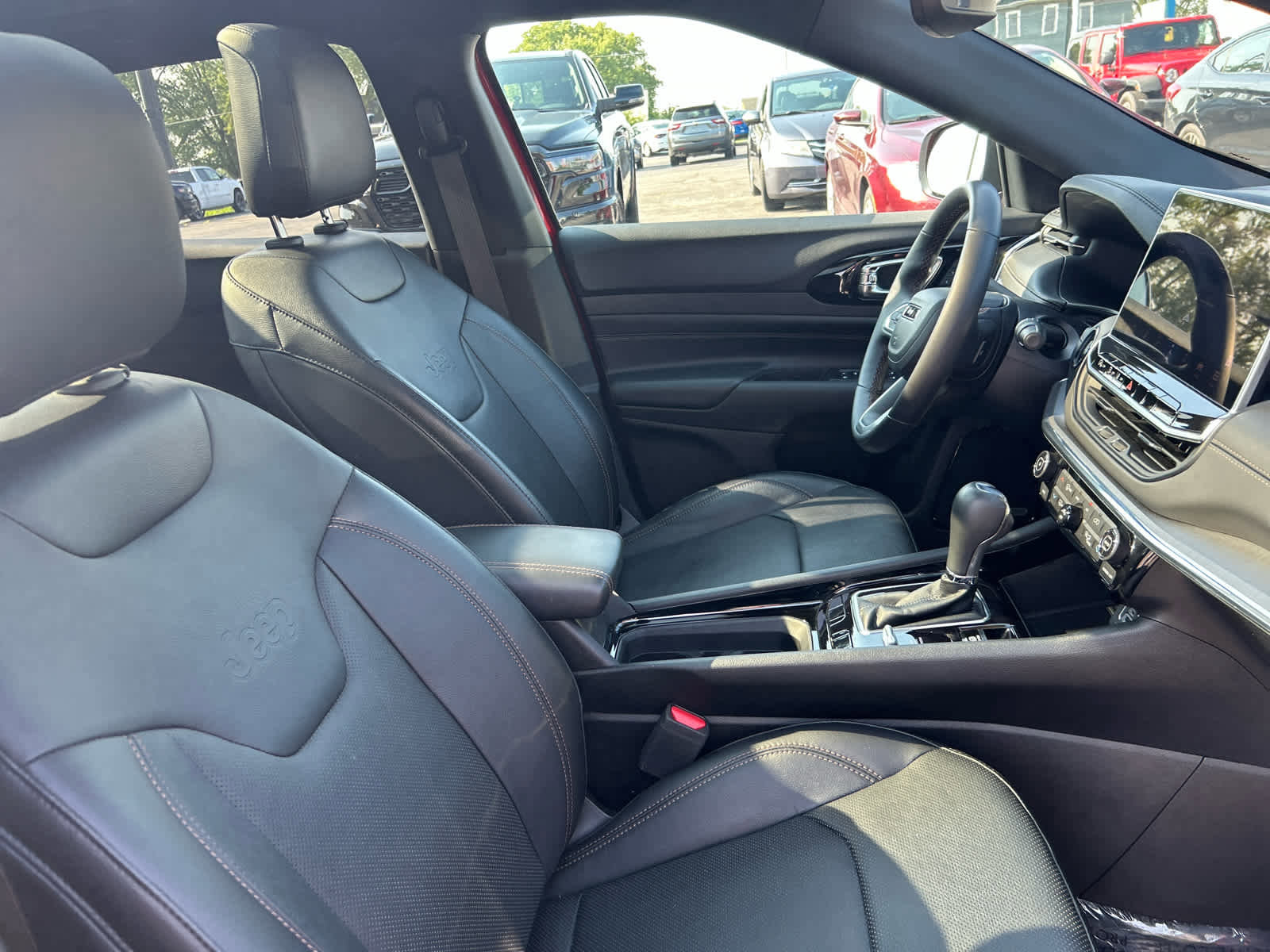 Used 2022 Jeep Compass Limited w/ (RED) Package image 28