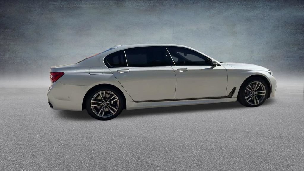Used 2016 BMW 750i xDrive AWD/4WD image 25