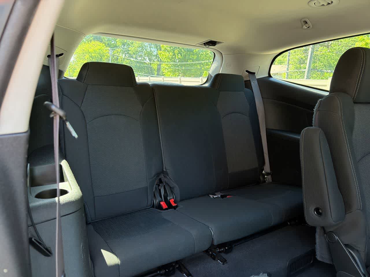 Used 2015 Chevrolet Traverse LT w/ Style and Technology Package FWD image 26