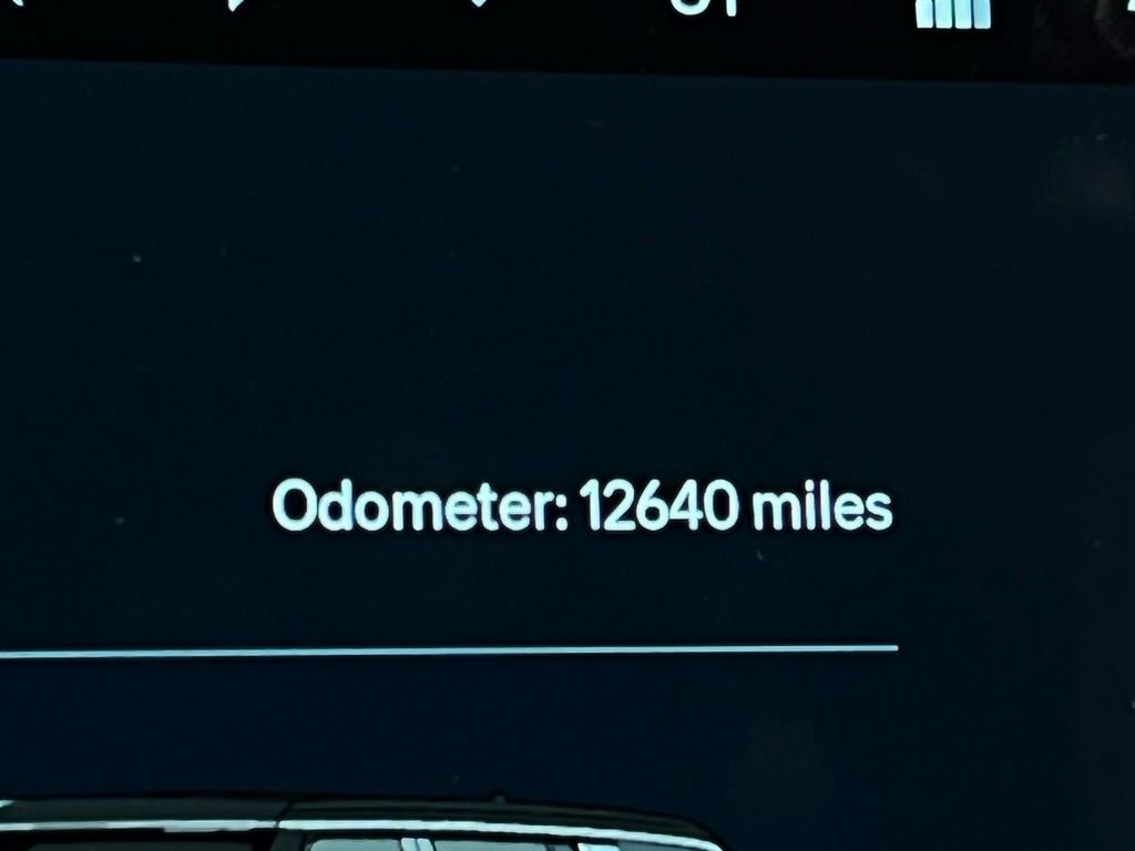 Used 2024 Rivian R1S Adventure image 17