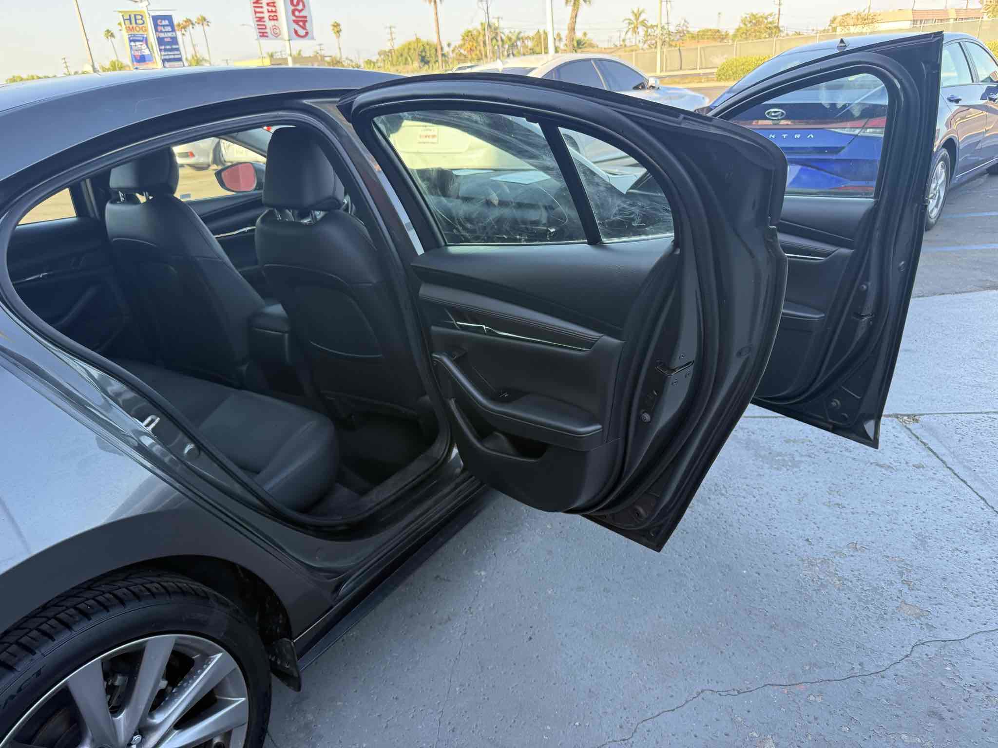 Used 2019 MAZDA MAZDA3 Sedan w/ Preferred Package image 33