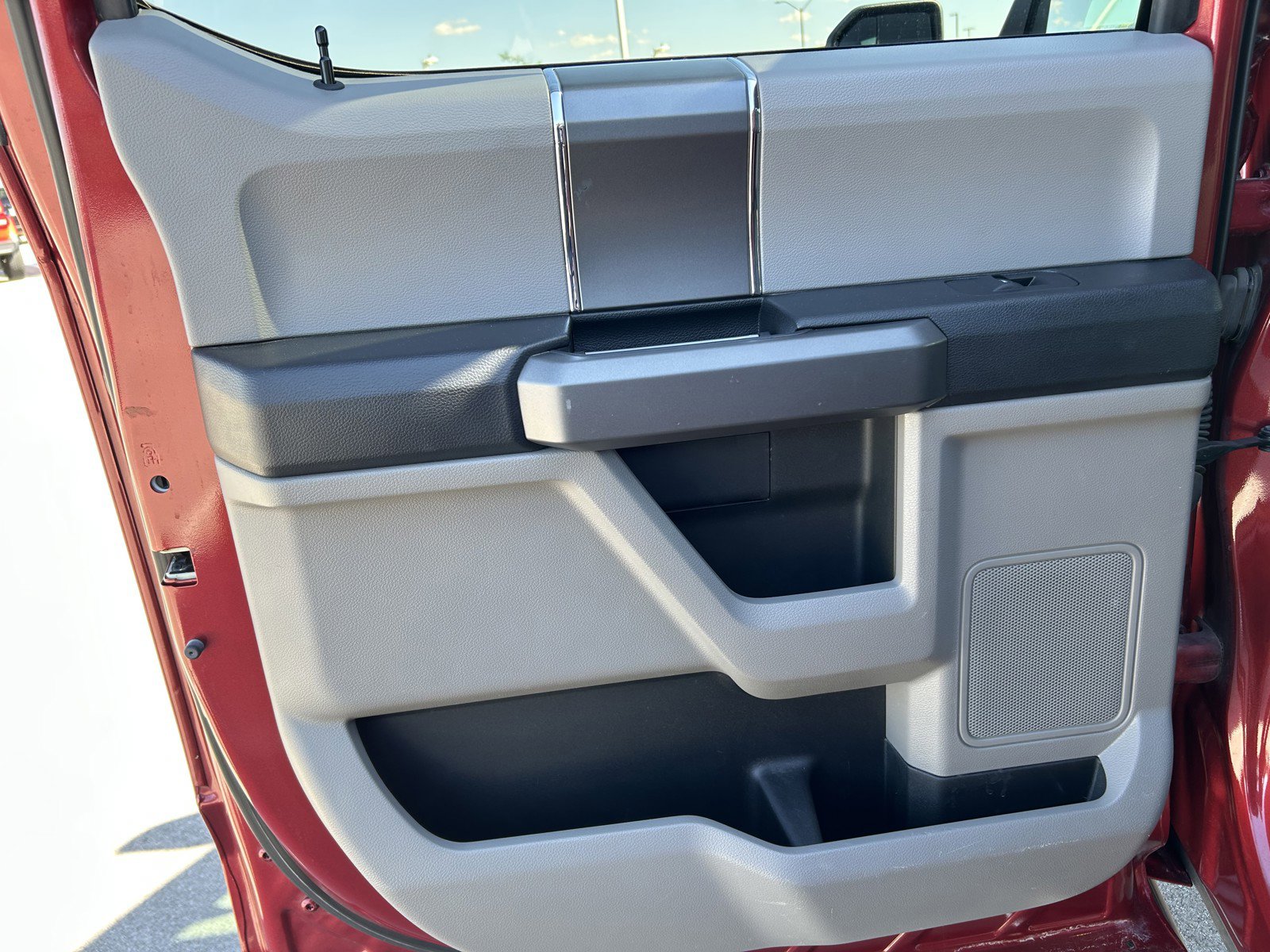Used 2015 Ford F150 XLT w/ Equipment Group 302A Luxury image 13