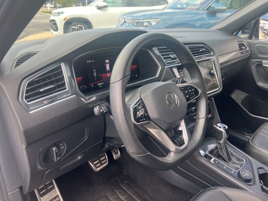 Used 2022 Volkswagen Tiguan SE R-Line AWD/4WD image 12