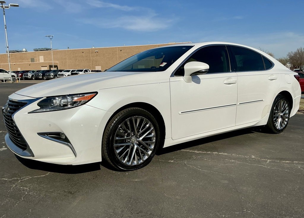 Used 2016 Lexus ES 350 w/ Luxury Package w/Wood Trim image 7