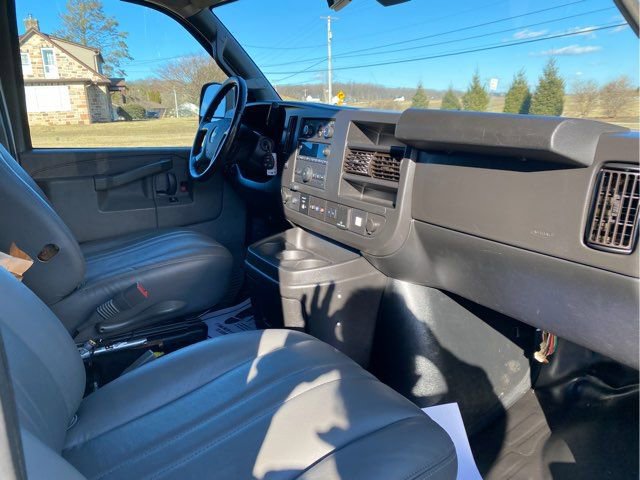 Used 2019 Chevrolet Express 3500 w/ Driver Convenience Package image 15