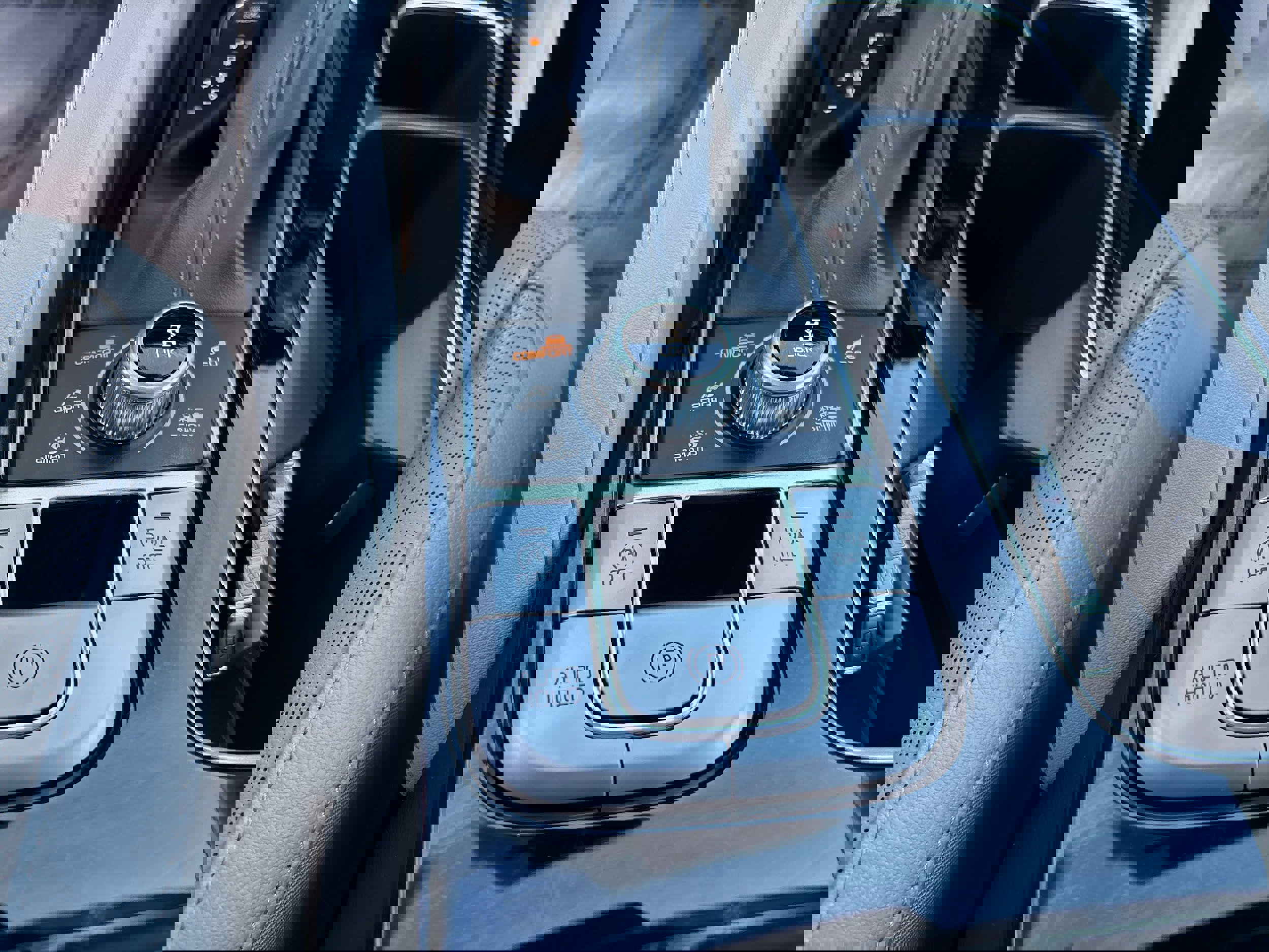 Used 2022 Kia Telluride EX w/ EX Premium Package image 26