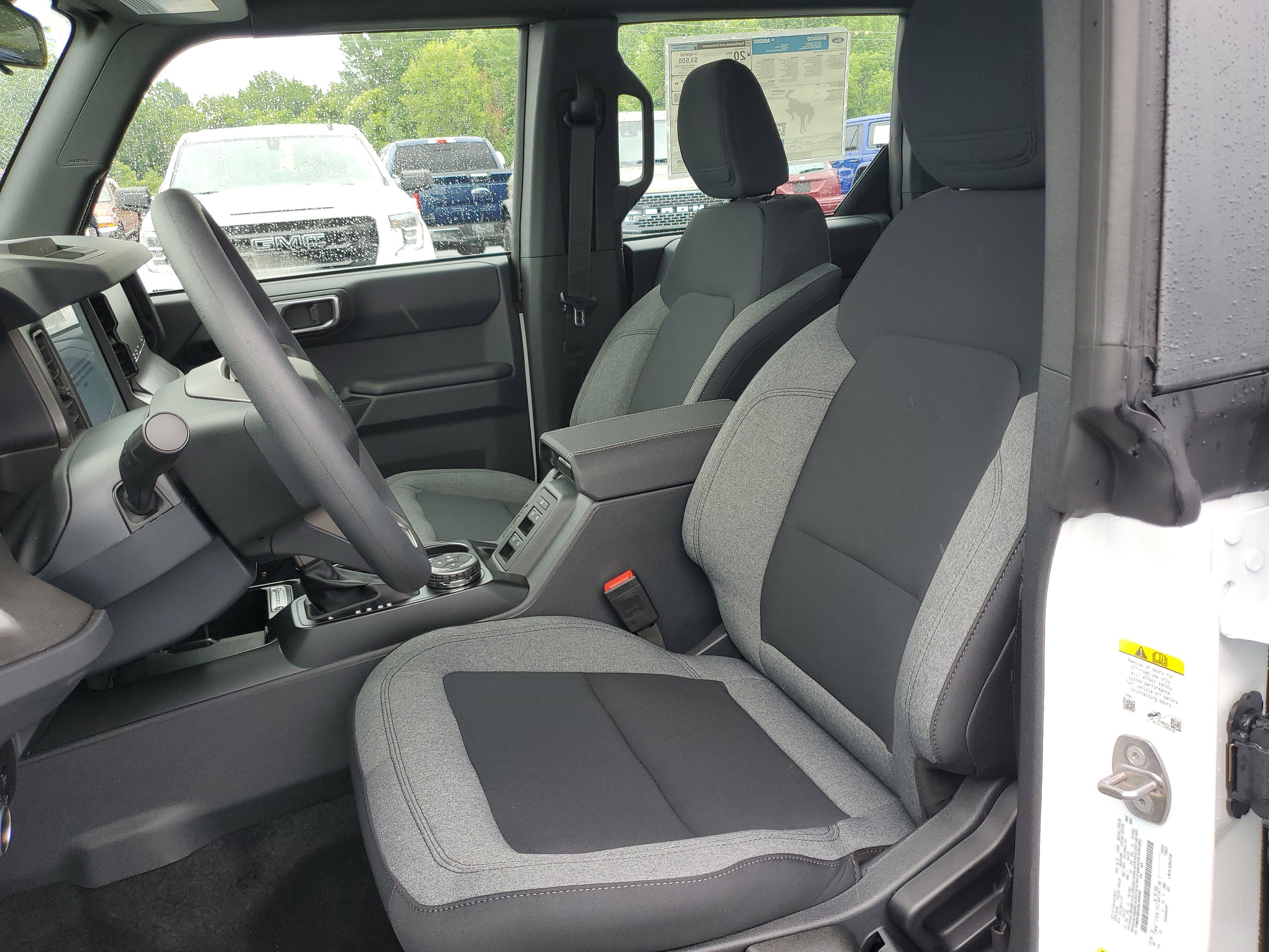 New 2025 Ford Bronco Base image 18