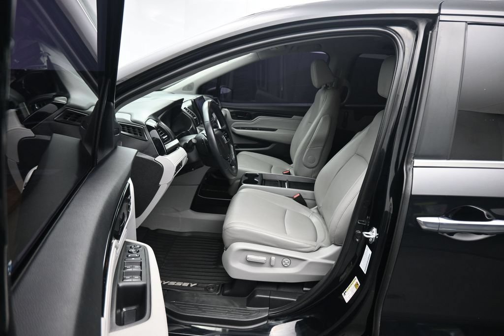 Used 2022 Honda Odyssey Touring image 11