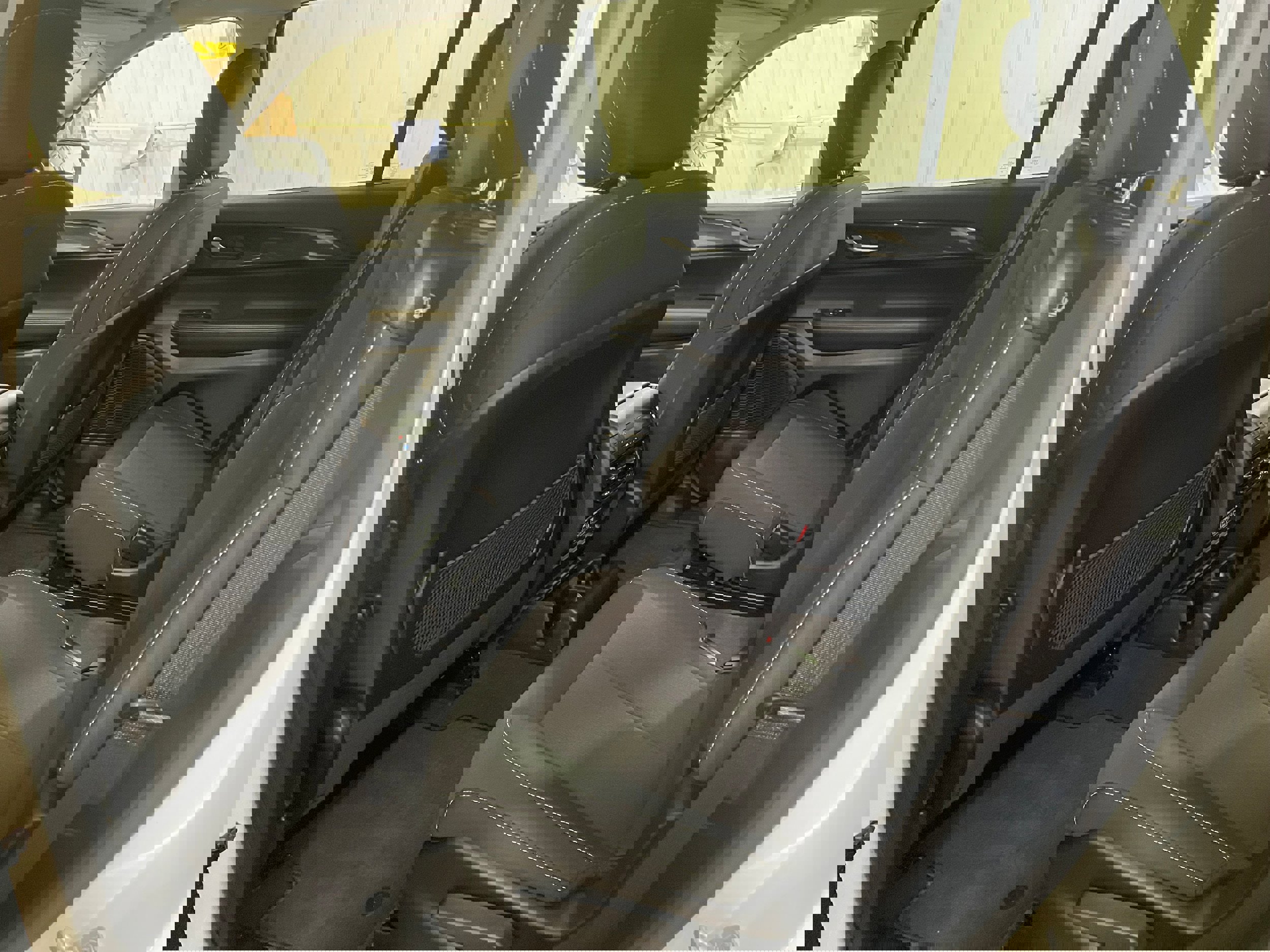 Used 2023 Jeep Grand Cherokee L Laredo image 8