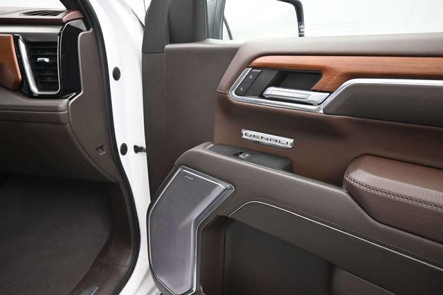 Used 2023 GMC Sierra 1500 Denali w/ Technology Package AWD/4WD image 30