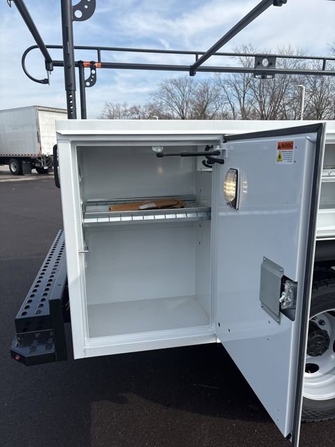 New 2026 Ford F550 4x4 Crew Cab image 17