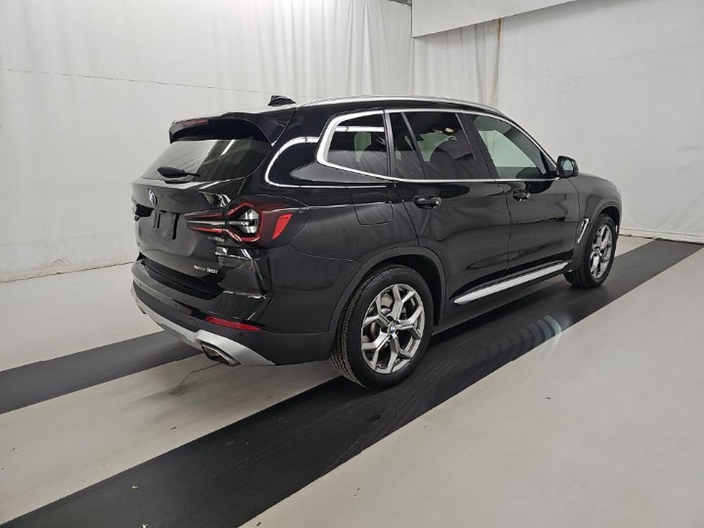 Used 2023 BMW X3 xDrive30i w/ Premium Package image 4