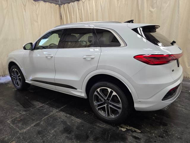 Certified 2025 Audi Q5 Premium Plus w/ Premium Plus image 12