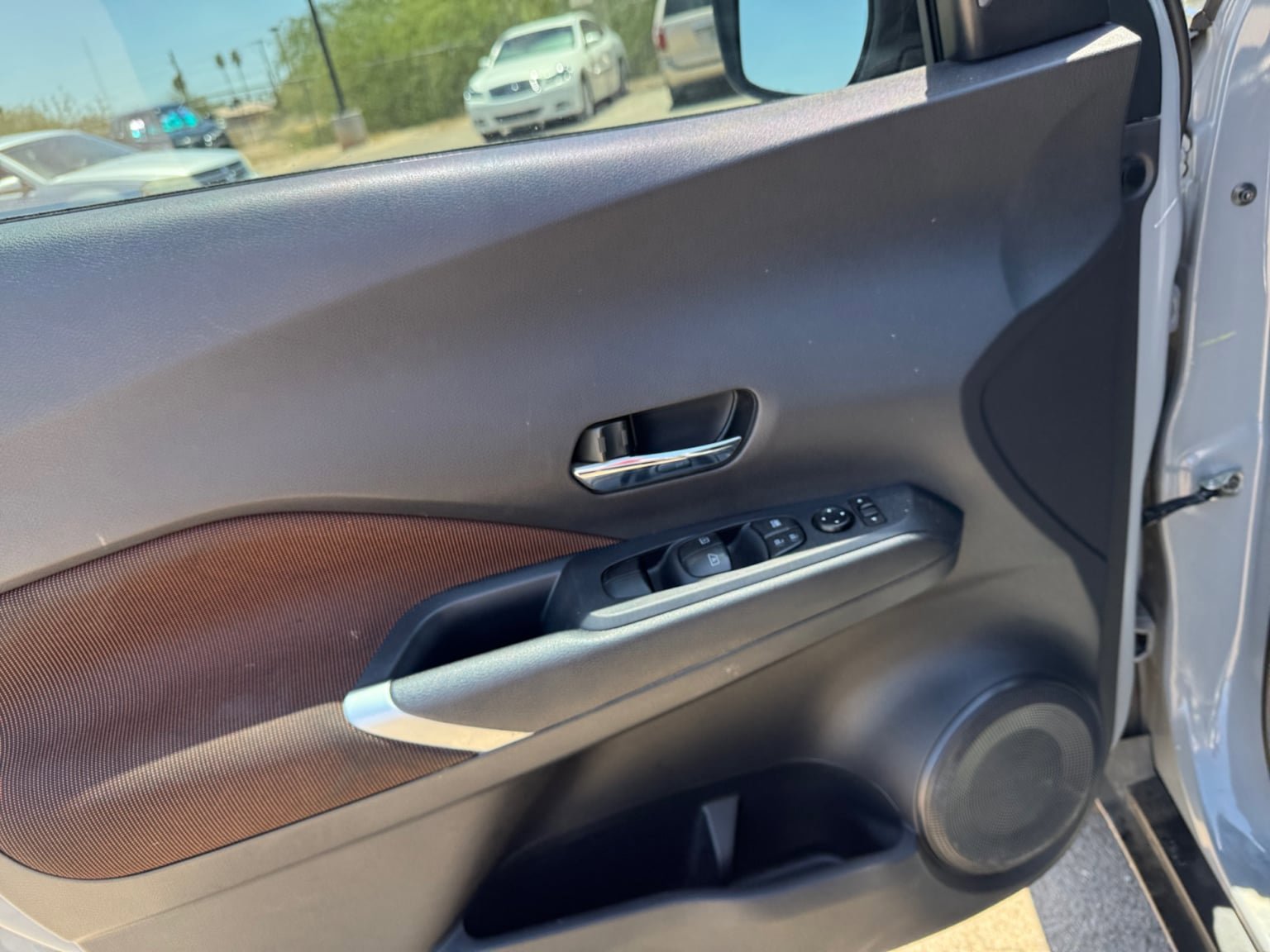 Used 2024 Nissan Kicks SR w/ Exterior Package FWD image 11