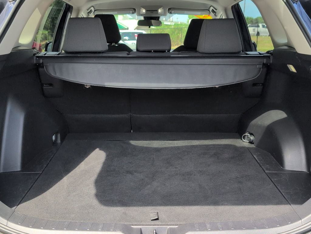 Used 2022 Toyota RAV4 XLE FWD image 27