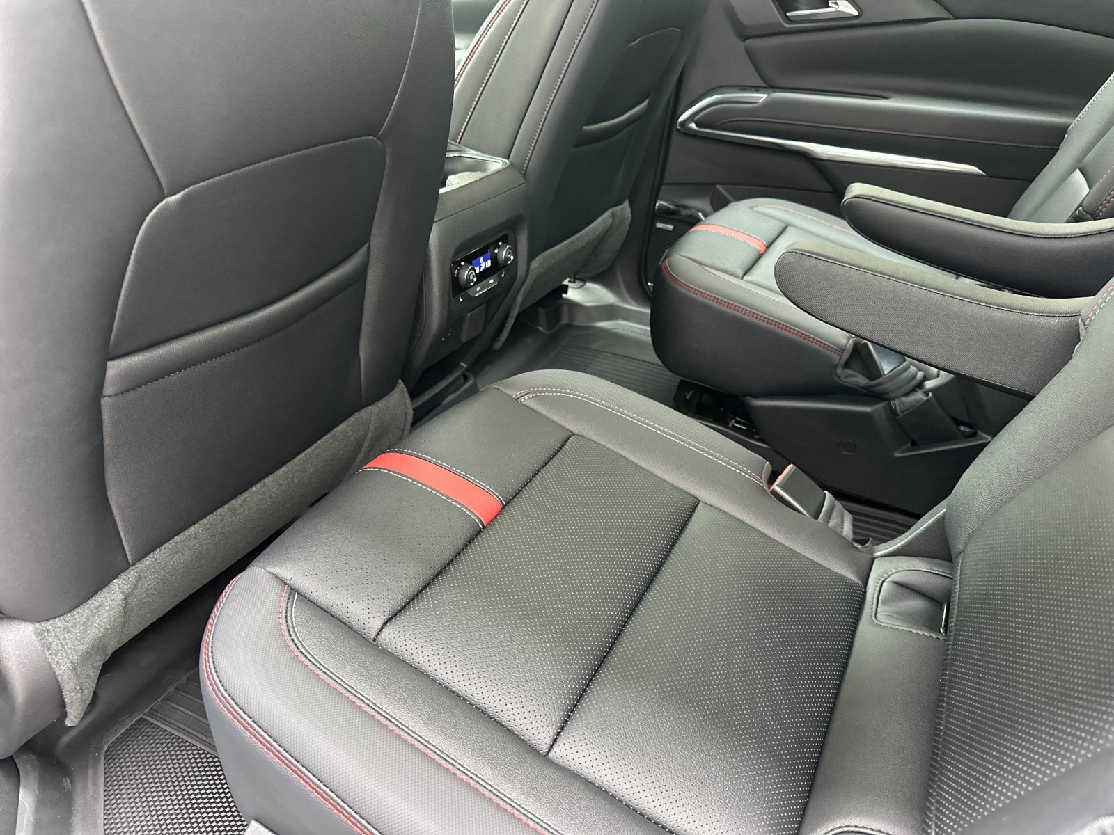 New 2026 Chevrolet Traverse RS w/ LPO, Floor Liner Package image 13
