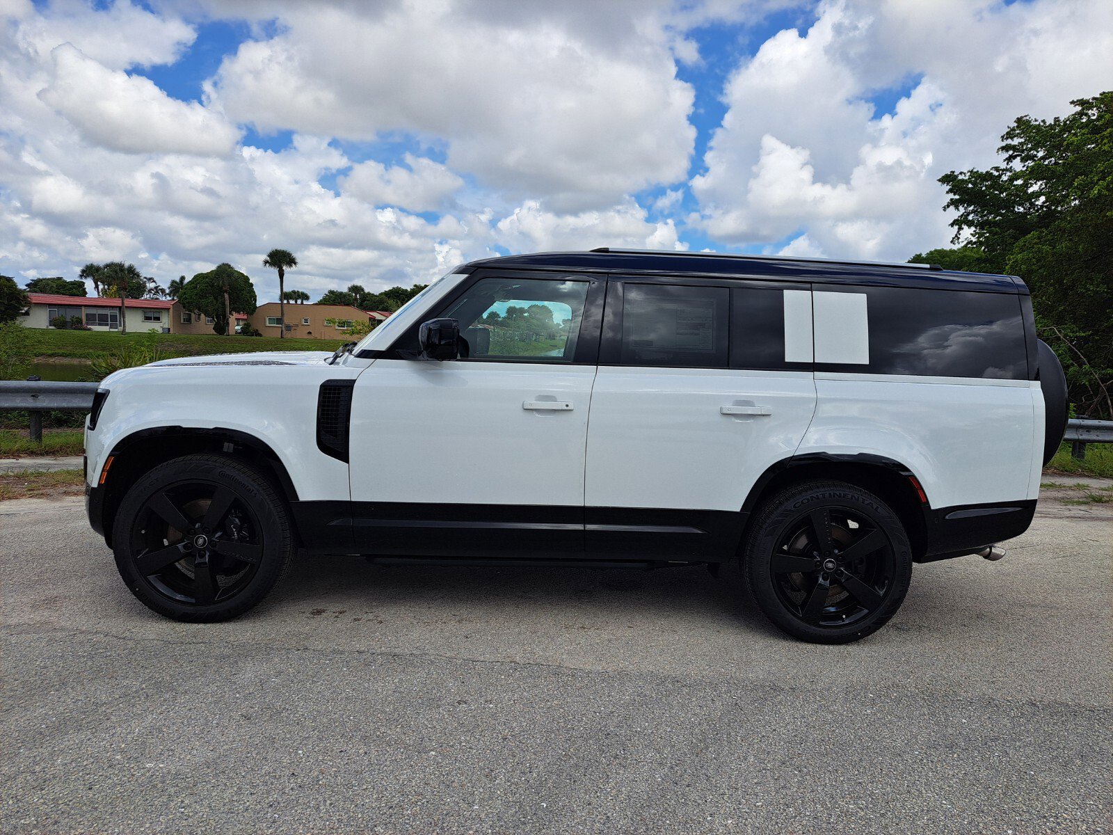 New 2025 Land Rover Defender 130 V8 image 8