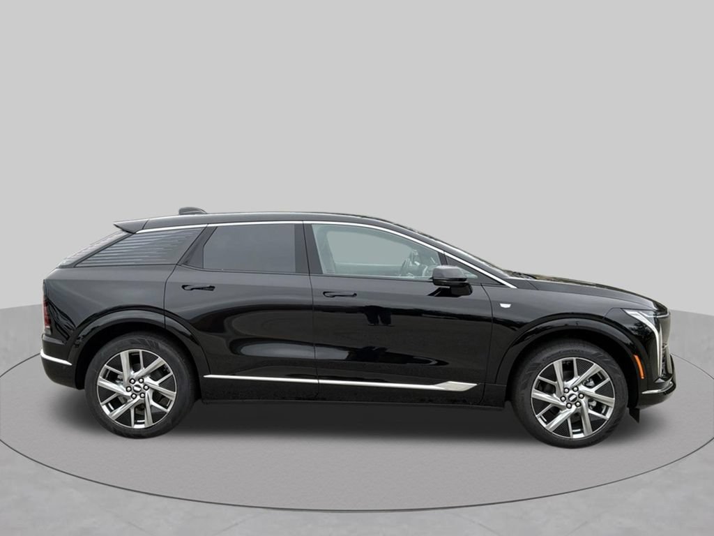 New 2027 Cadillac Optiq Luxury AWD/4WD image 7