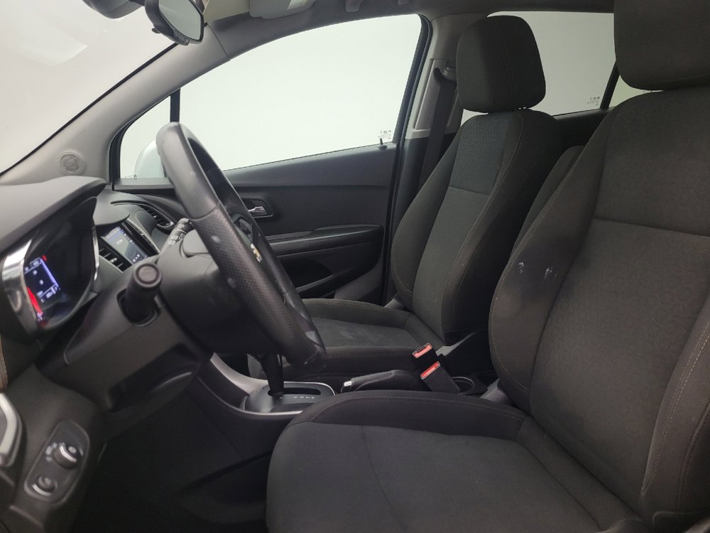 Used 2022 Chevrolet Trax LS w/ Tint and Cruise Package AWD/4WD image 17