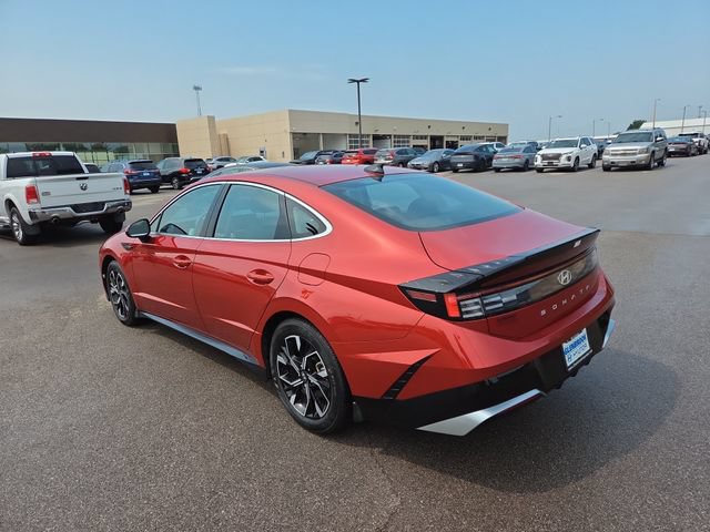 Certified 2025 Hyundai Sonata SEL AWD/4WD image 8