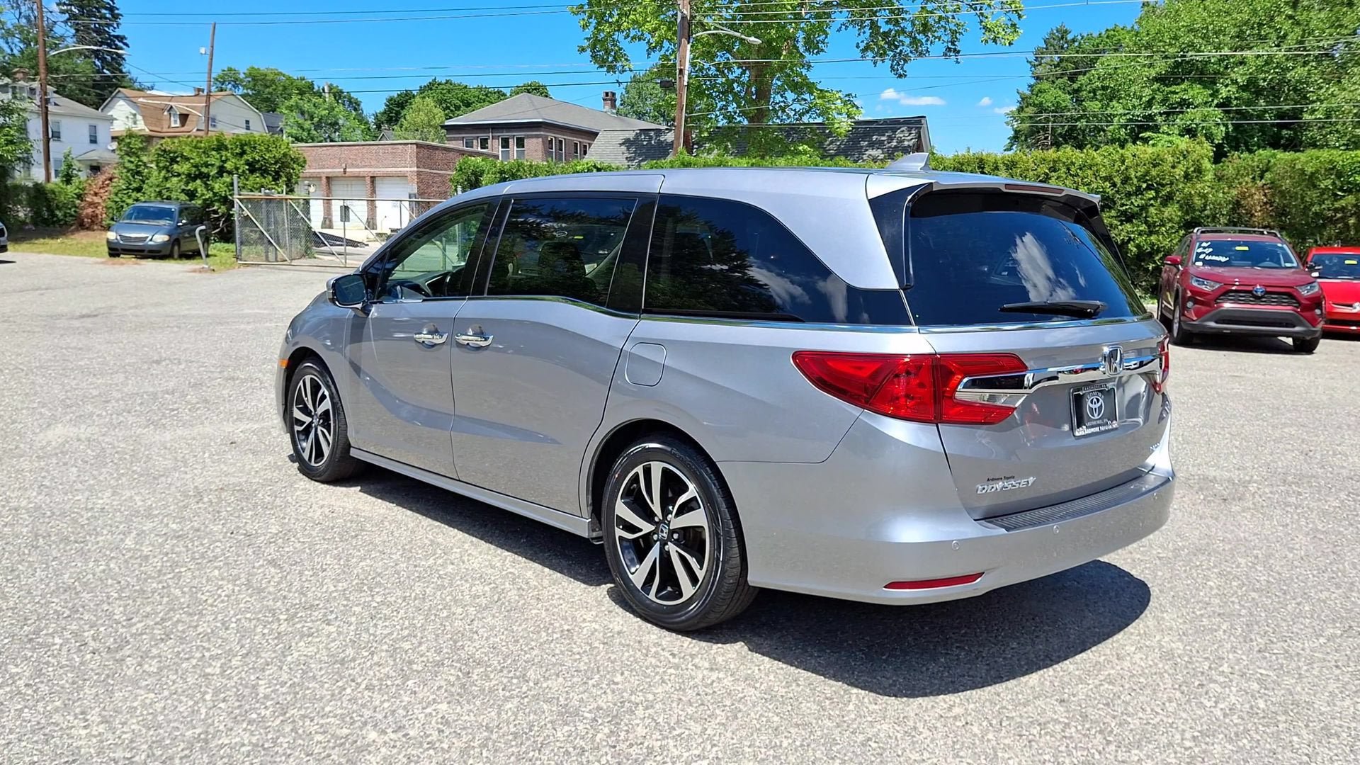 Used 2018 Honda Odyssey Elite image 2