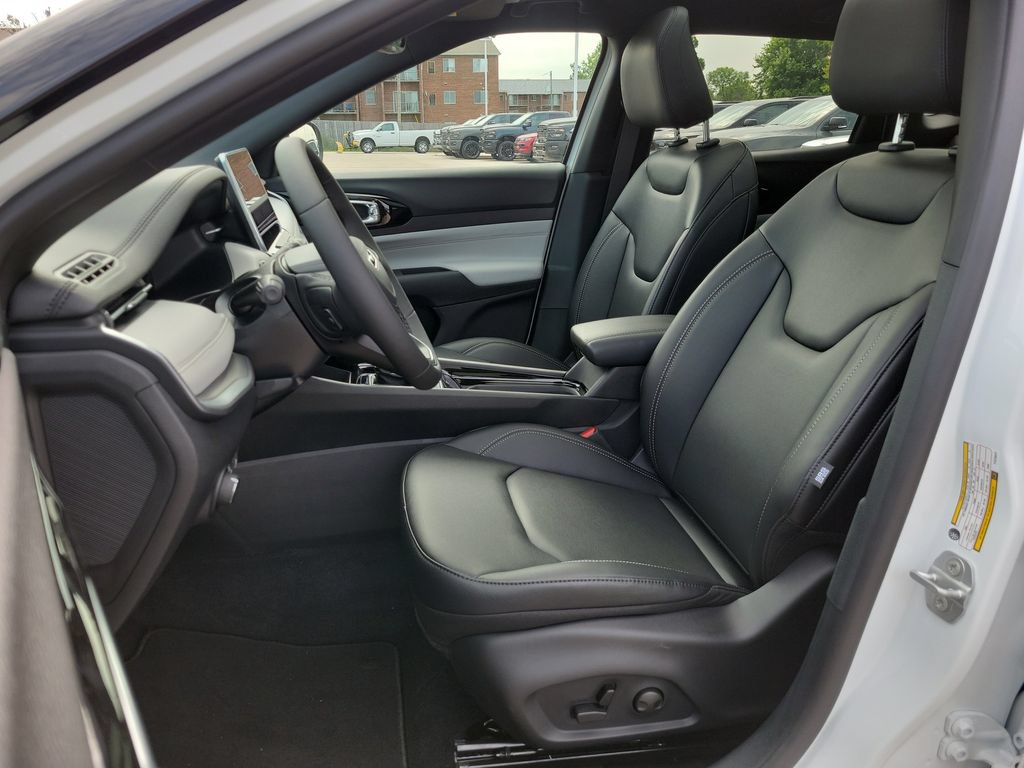 New 2026 Jeep Compass Limited w/ Sun, Sound & Navigation Group AWD/4WD image 11
