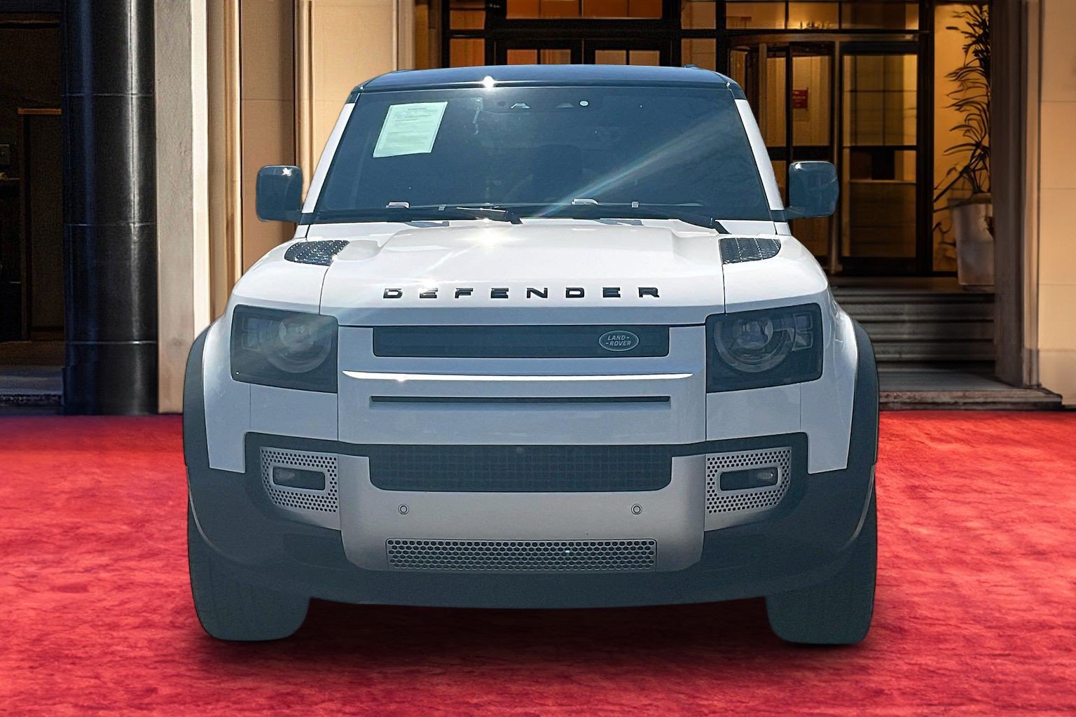 Used 2023 Land Rover Defender 130 SE AWD/4WD image 3