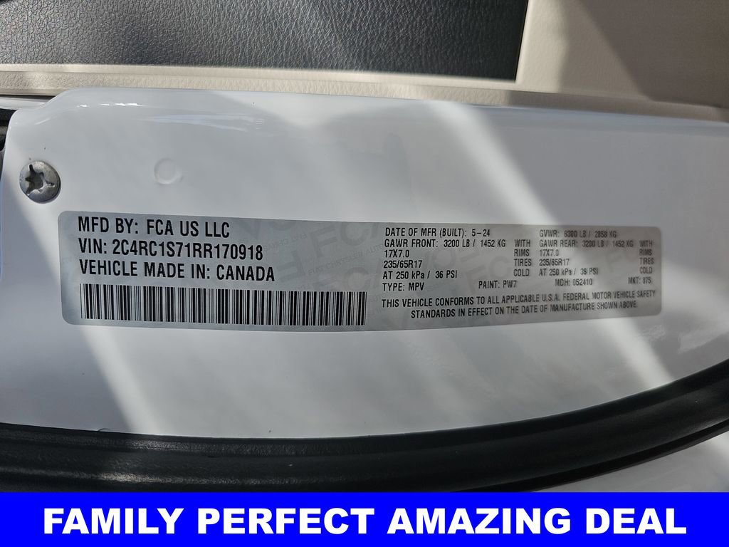 Used 2024 Chrysler Pacifica Select image 44