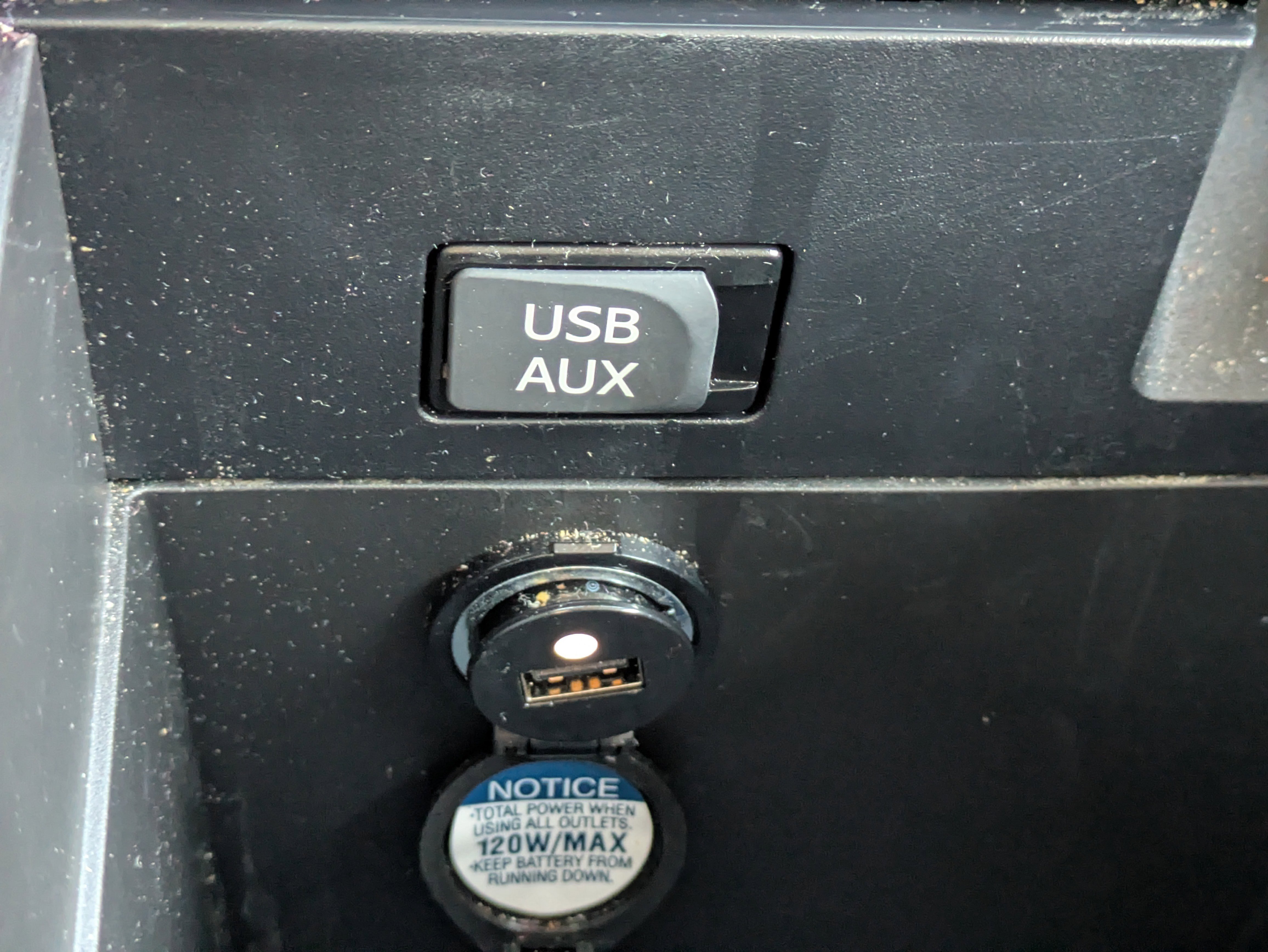 Used 2013 Toyota Venza XLE image 32