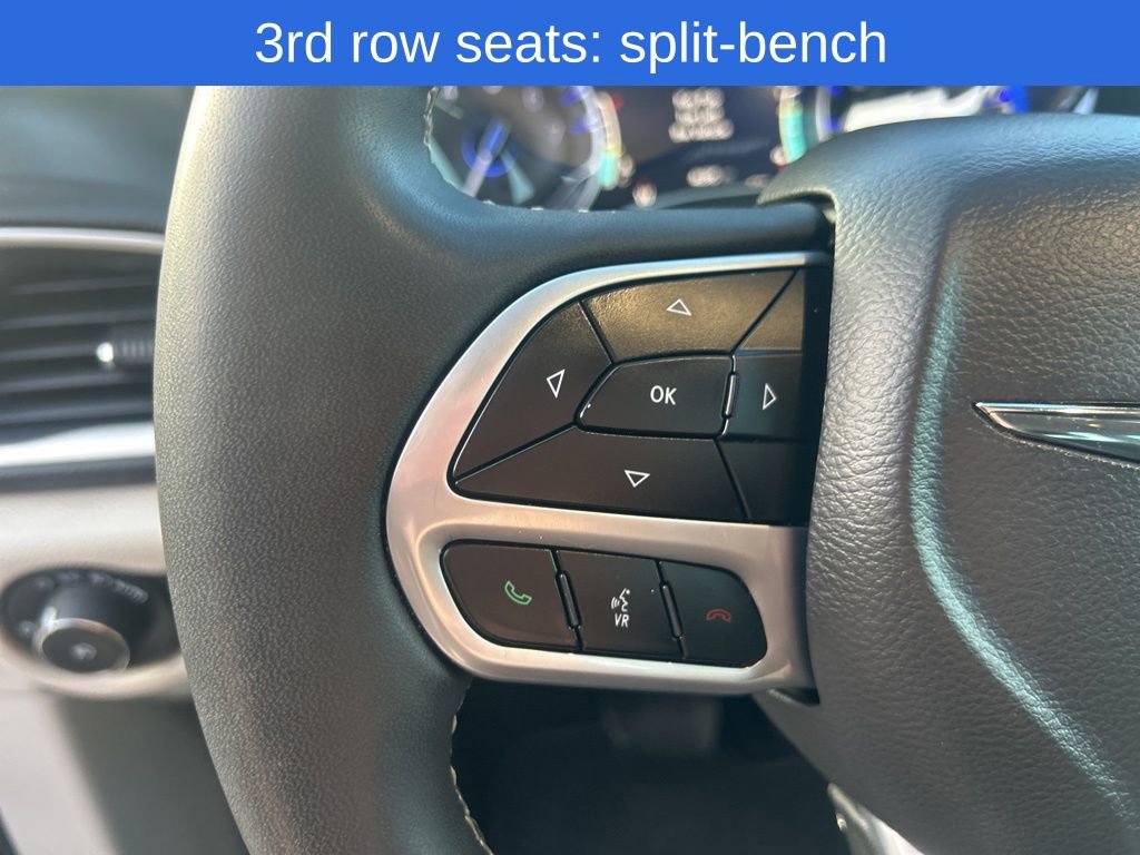 Used 2024 Chrysler Pacifica Touring-L image 19