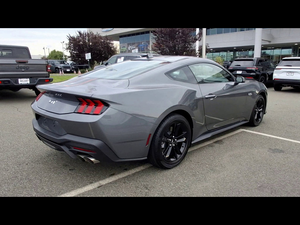 Used 2025 Ford Mustang GT RWD image 8